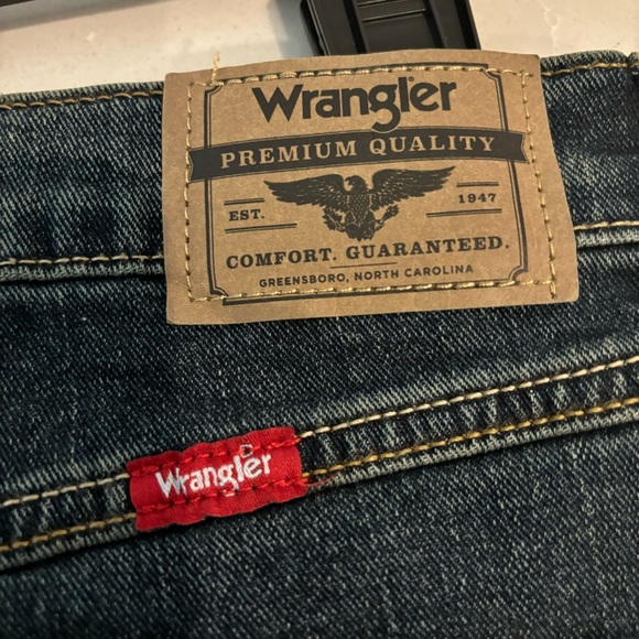 Wranglers Jeans,  Relaxed Boot Cut Size 32x30, NWOT - Picture 3 of 6